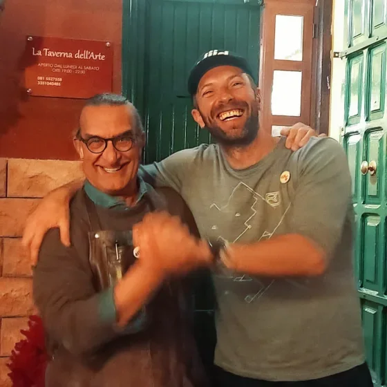 Chris Martin a Pompei, il frontman dei Coldplay a cena in città